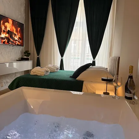Z Jacuzzi Luxury Dluga クラクフ