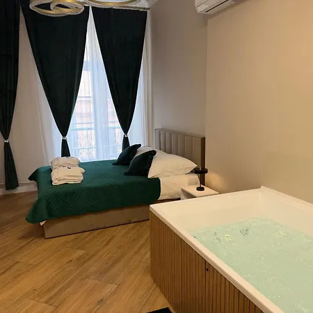 Z Jacuzzi Luxury Dluga * クラクフ